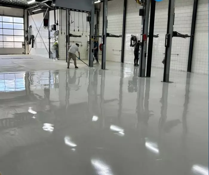 Succesvolle vloerrenovatie met minimale downtime door de Ruys Groep bij Van Mossel Automotive Group